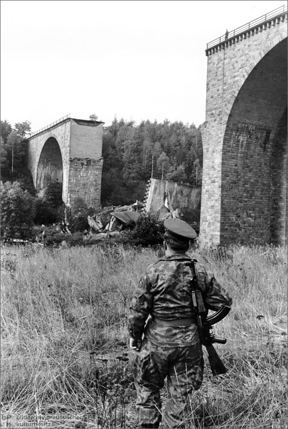 Border at Hirschberg an der Saale (1964)